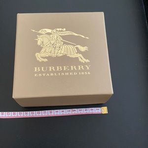 Burberry accessory box - AUTHENTIC